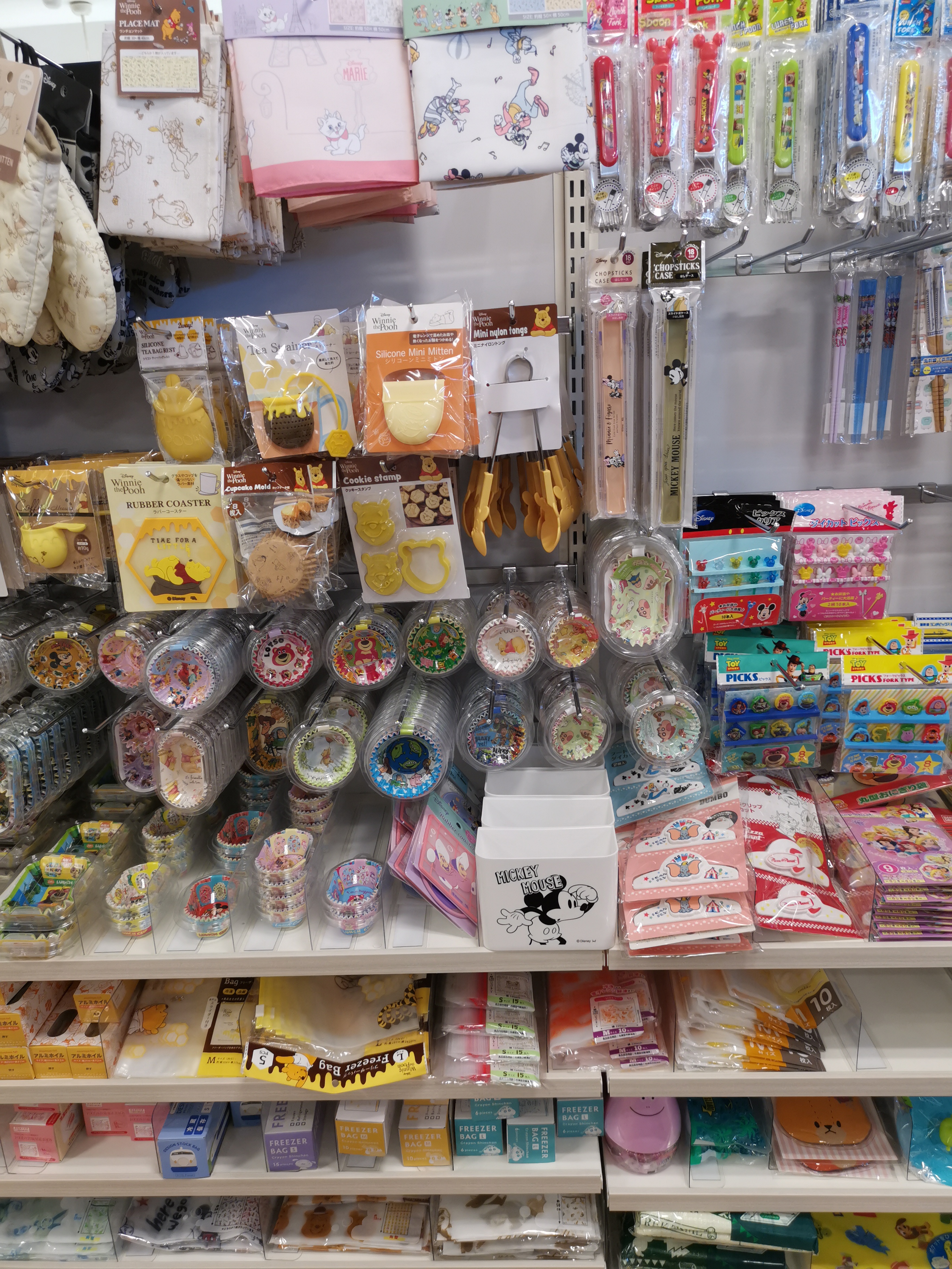 日本百元店卡通动漫产品