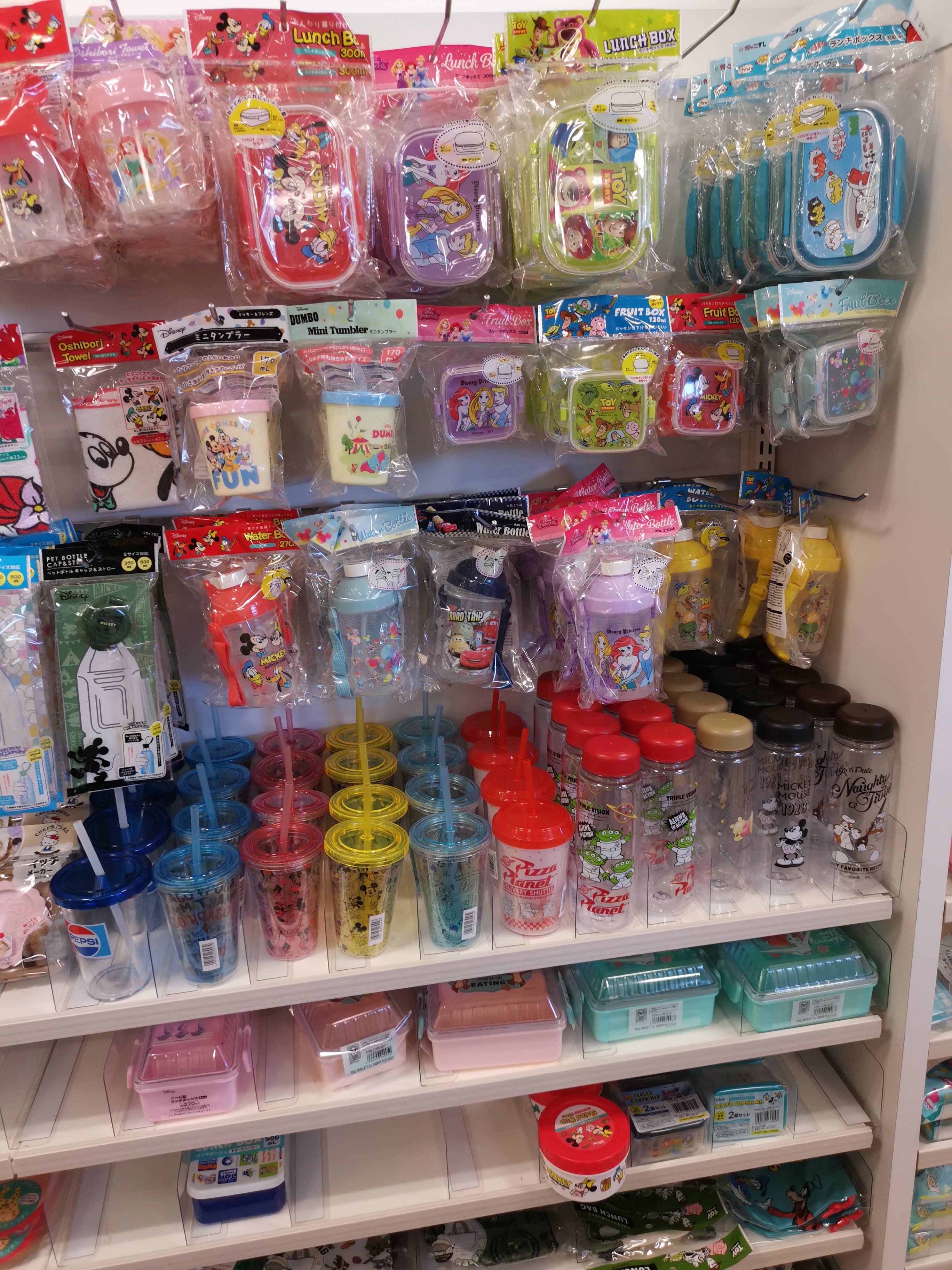 日本百元店卡通动漫产品